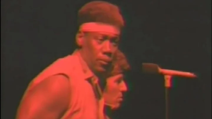 Hilarious Performance Bruce Springsteen & Clarence...