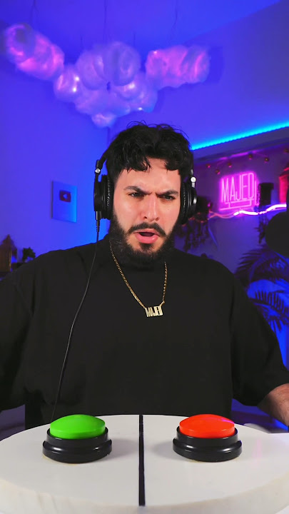Majed reacts and rates Stray Kids - LALALALA