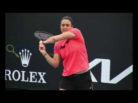 Krejcikova and Jabeur on the practice court –  AO '22