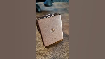 Why I Ditched My iPhone for the Motorola Razr Plus 2025!