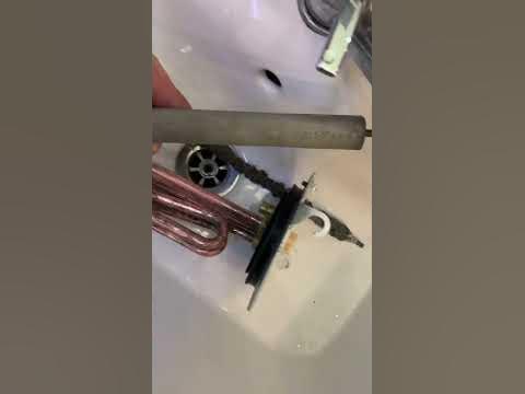 Почистил тэн. водогрейный бак - YouTube