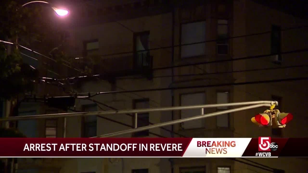 Man in custody after standoff with police - YouTube