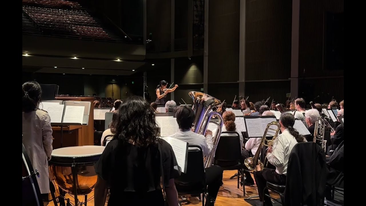 Taking a final bow: Concert honors El Camino choral director, professor retiring after 30 years