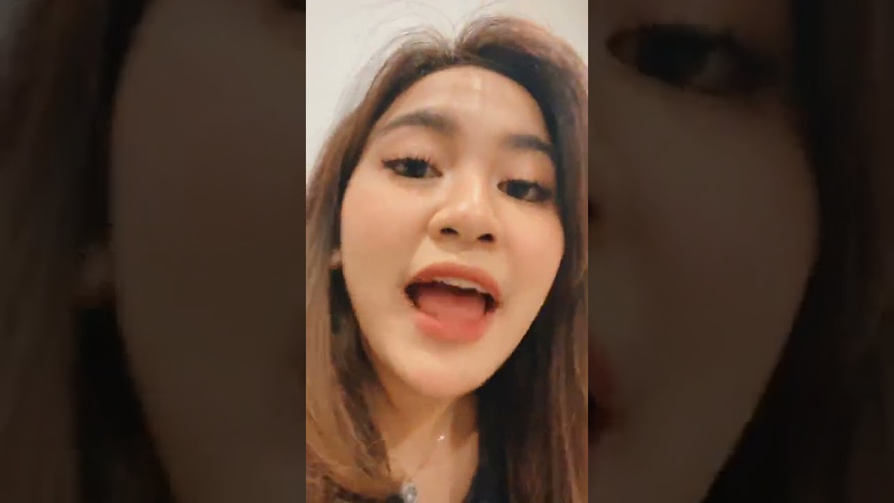 Nuca Mahalini - Nucica Moment