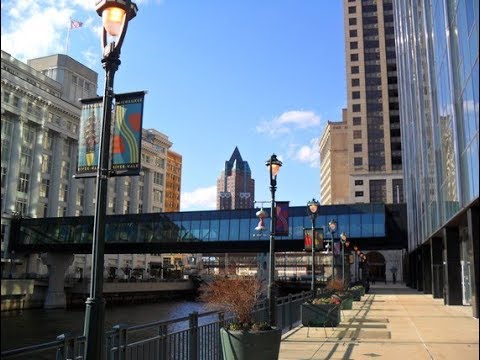 Video: Milwaukees Downtown RiverWalk - Was zu tun ist