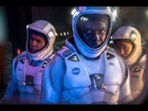 unboxing-cloverfield-paradox-spacesuit!