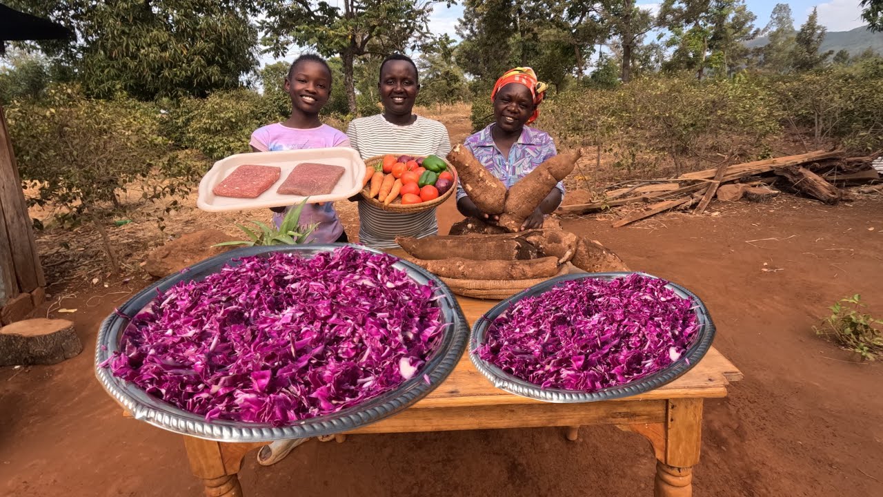 Relaxing village life Africa 🌍 cooking 🔥 cassava, minced meat and purple 🟣 cabbage 