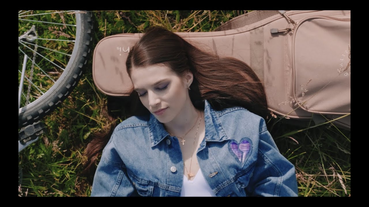 Flavie Léa - Réparer le coeur [CLIP OFFICIEL]