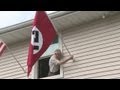 Gambar cover Man flying Nazi flag to protest Obama