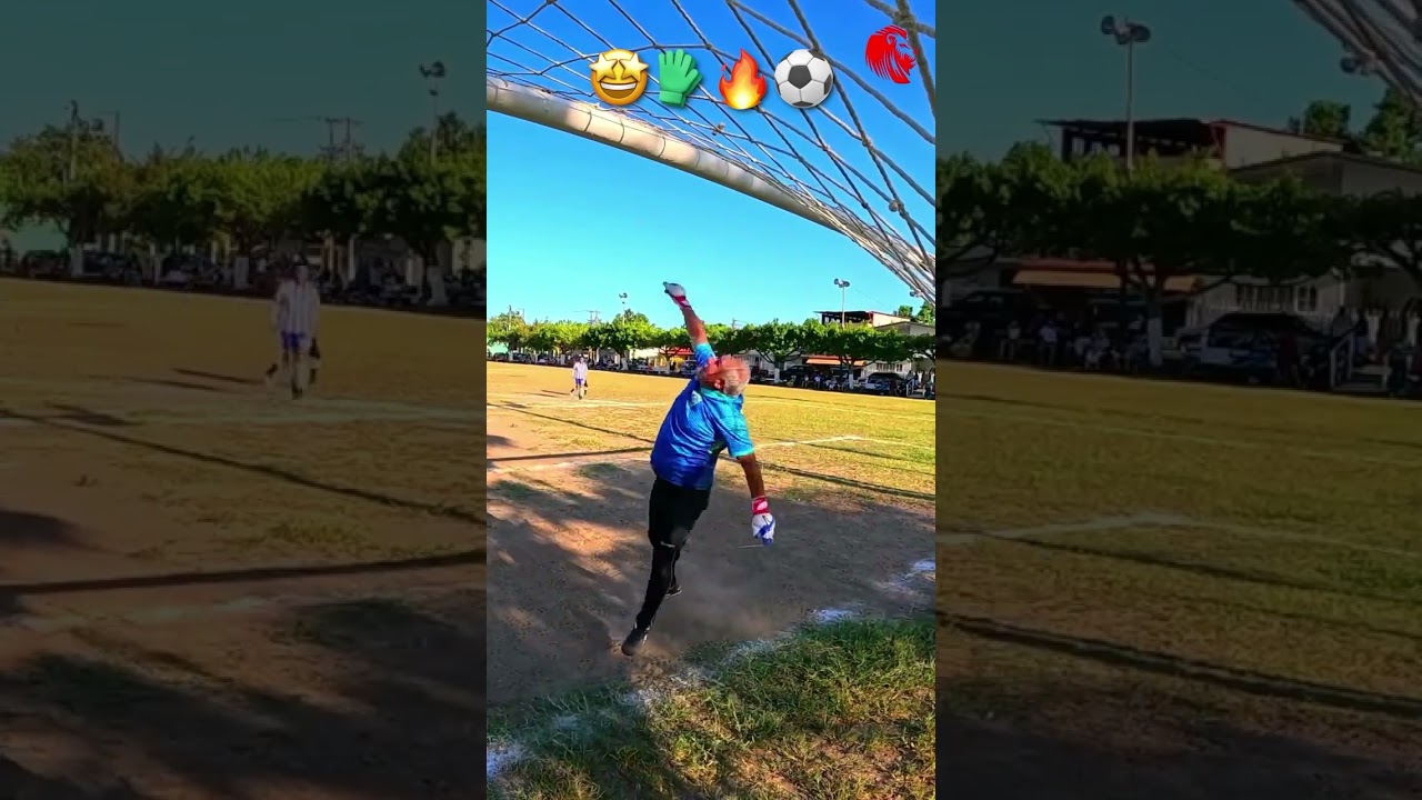 No age limit on being a goalkeeper 🤩🧤⚽️🔥 (Via @leonesdebarrio/IG)
