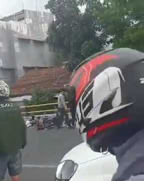 kecelakaan fly over Kiaracondong #kiaracondong #kecelakaan