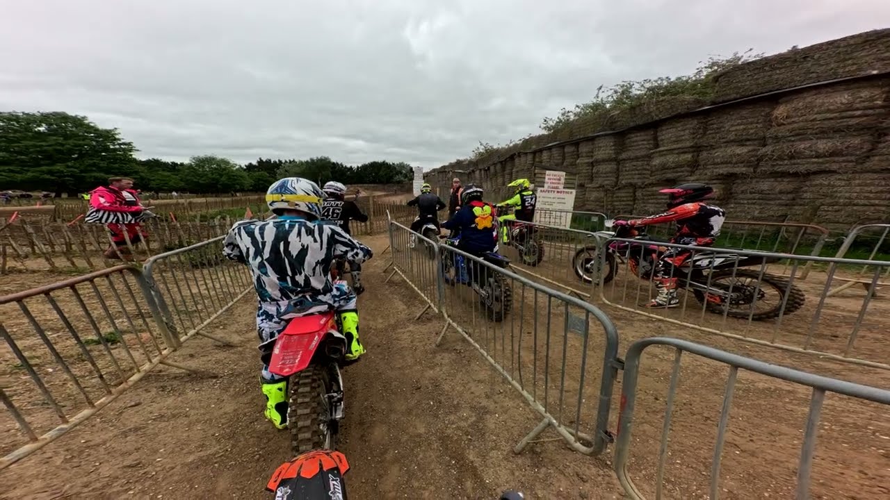 Washbrook farm mx 17/05/25 2nd session Novice group one lap followed FRESH ride 🔥GREAT job JAY 🫡