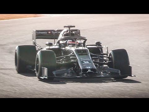 kimi-räikkönen-testing-the-new-2019-alfa-romeo-racing-c38-car!
