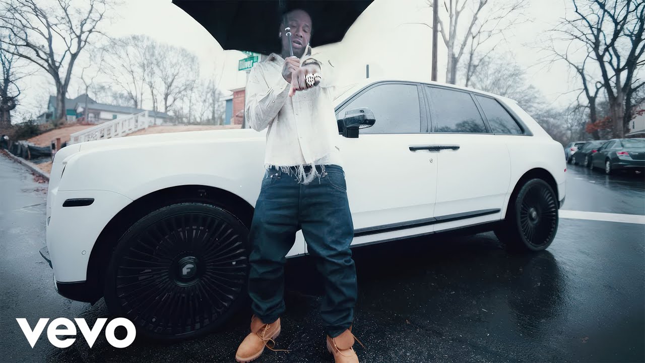 Moneybagg Yo ft. DaBaby & Glorilla – She Will (Music Video)