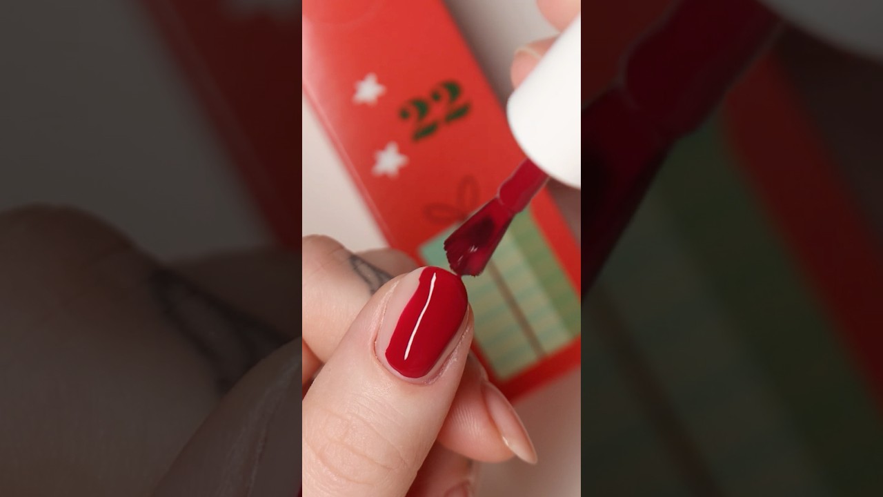 Day 22 🤶🌟 Essie Advent Calendar 