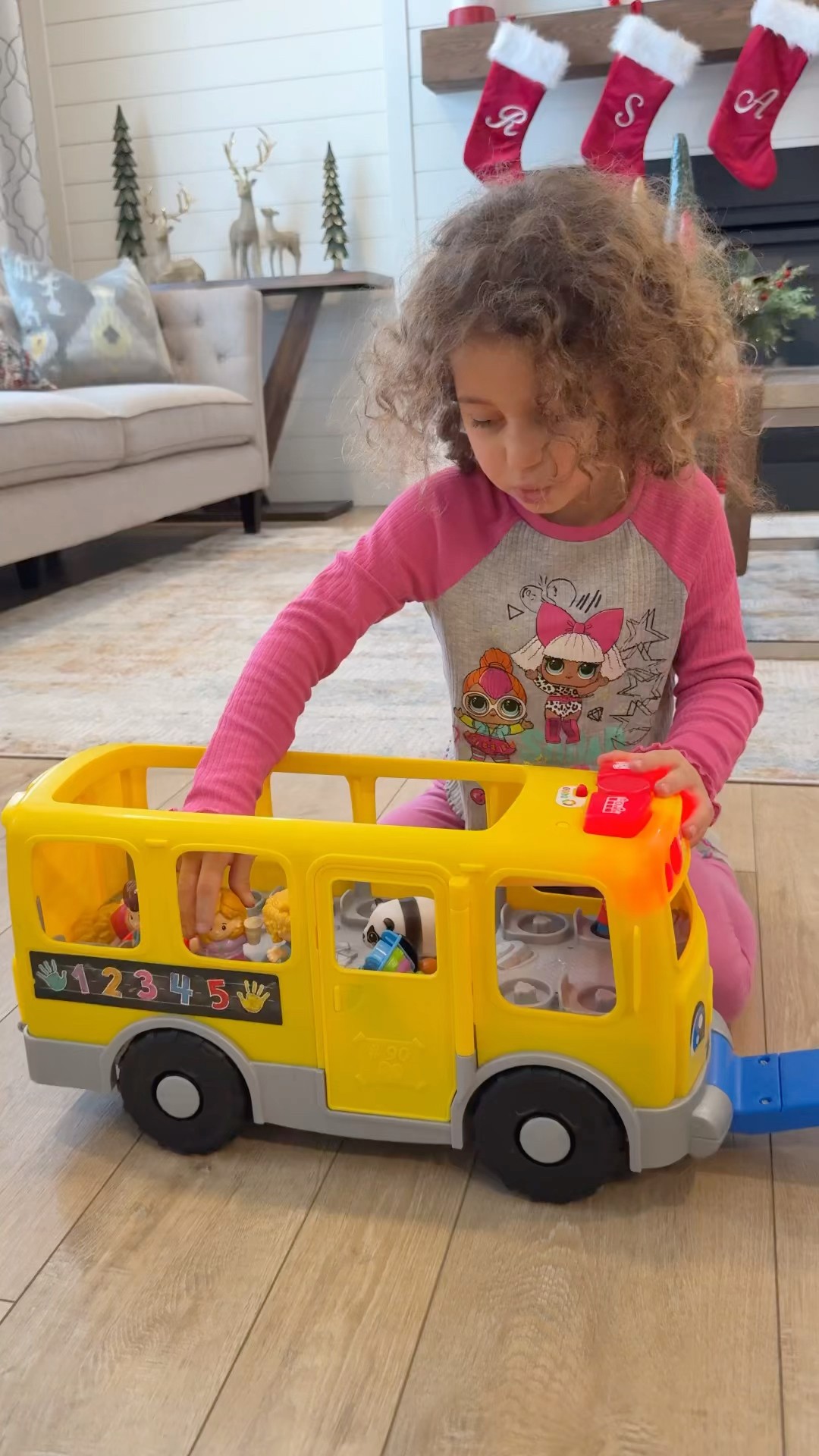 Sierra thinks of a smart solution to help Rhia and saved her from danger #shorts