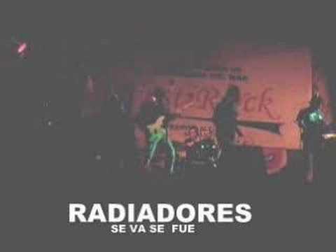 Watch the video for Se va se fue