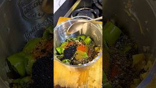 Raw 🥭 mango pickle / instant Keri k achar