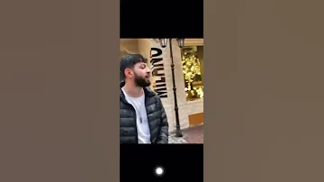 شباب يغنون اغنية تركية مشهورة في الشارع 