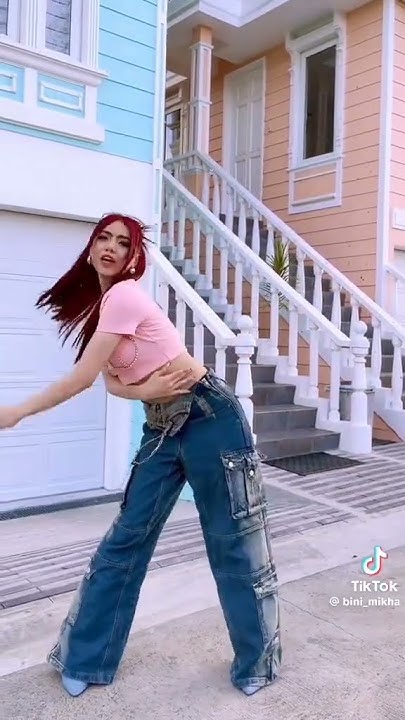 bini - YouTube