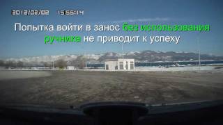 Тест зимней резины Bridgestone Blizzak Revo GZ(Тест зимней резины Bridgestone Blizzak Revo GZ на заснеженном участке дороги. Резина достаточно устойчива к заносам,..., 2012-02-02T21:13:24.000Z)