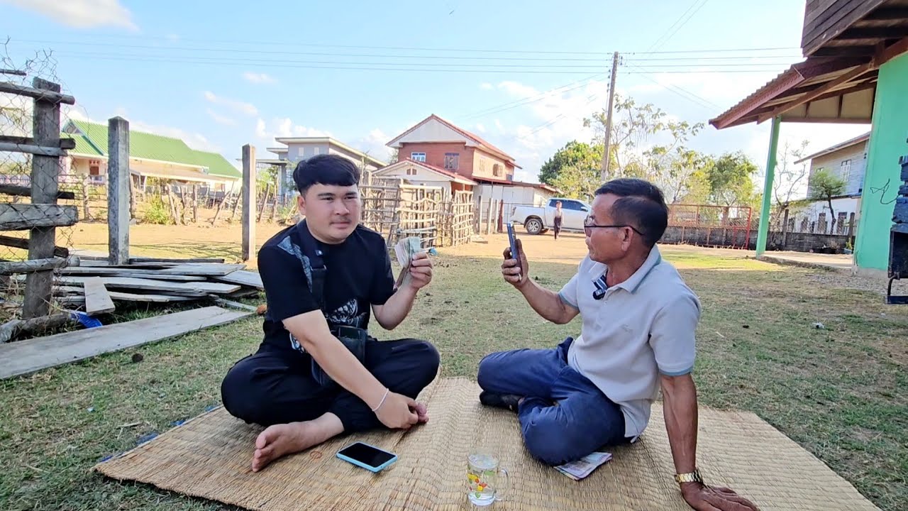 คลิปที่ 2 ที่หมู่บ้านตากแดดมอบเงินให้พ่อหมอนก่อนกลับ 7 มีนาคม ค.ศ. 2026