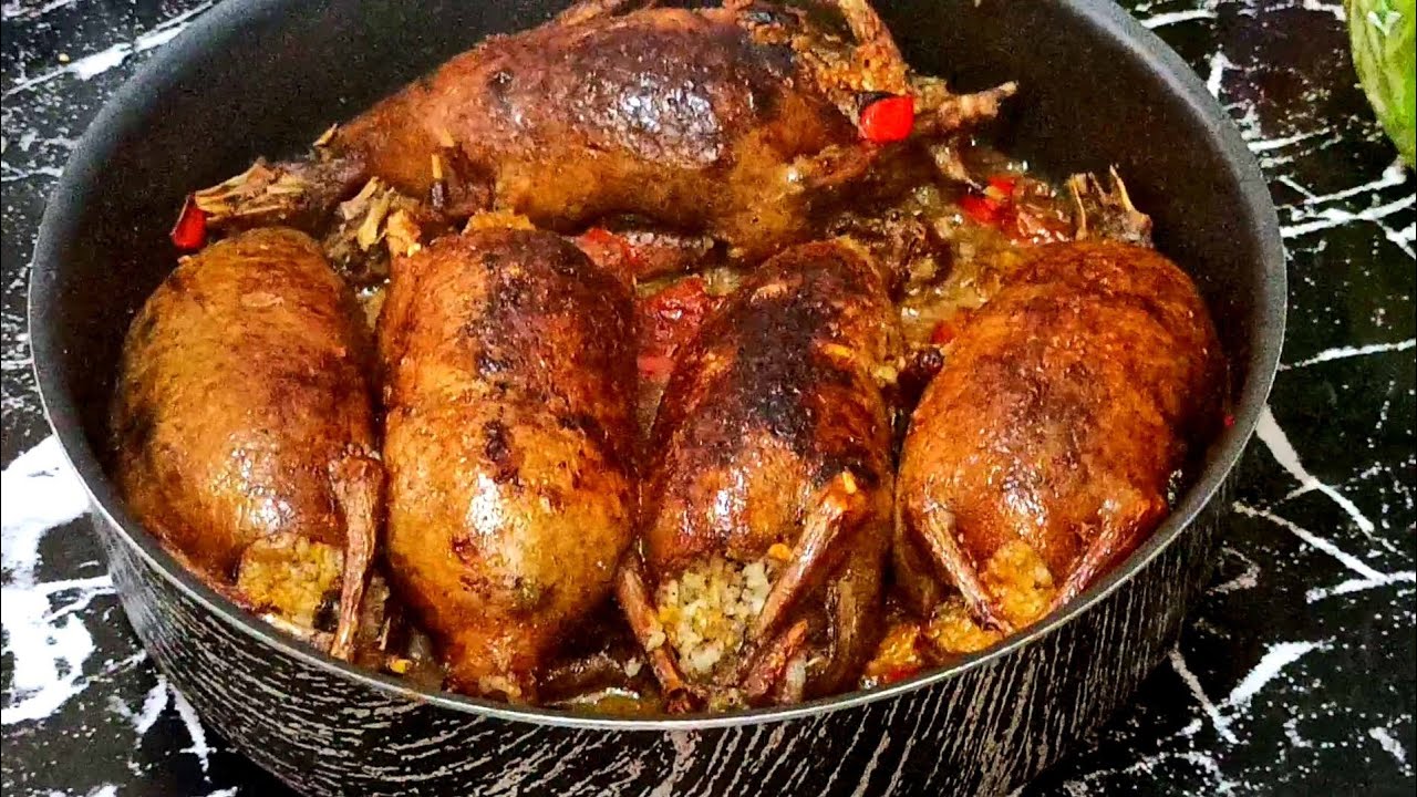 طريقة الحمام المحشي في الفرن وهاقولكم السر ال يخلي الحمام مايفرقعش منك وهو بيستوي .والطعم والشكل 👌😘