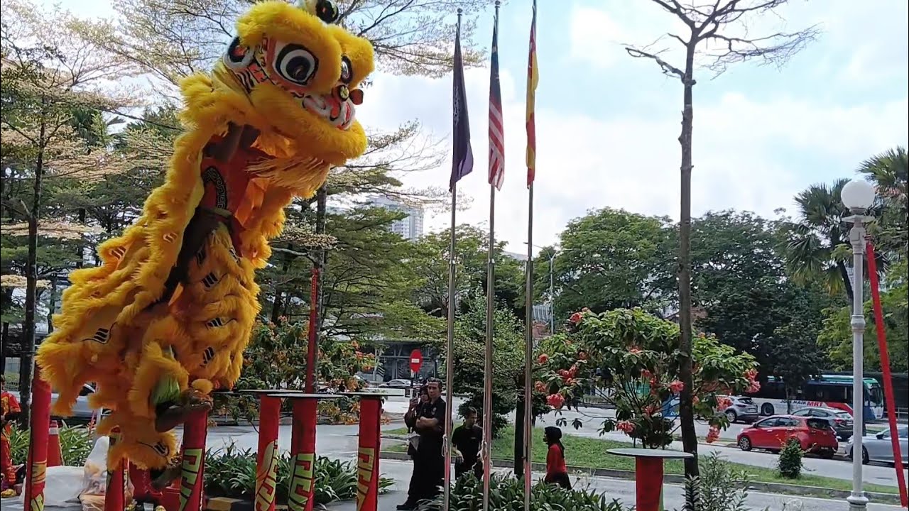 CNY2026-Acrobatic Lion Dance @ Royal Chulan Damansara by Kok Hing Dragon @ Lion Dance Association