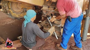 Caterpillar D10T Bulldozer connects the last Track-Link