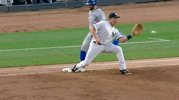 TOR@NYY: Pillar gets to first after call overturned