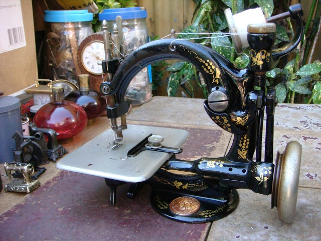 Old Vintage Antique Sewing Machine Wilcox Willcox & Gibbs For