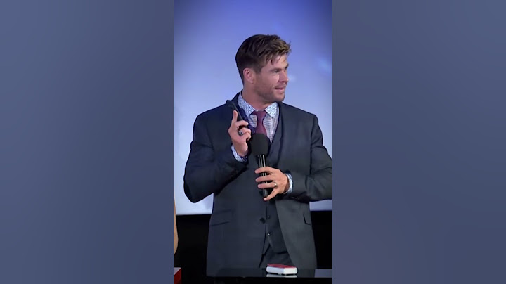 Chris Hemsworth Calls Robert Downey Jr. In An Event #robertdowneyjr #thor #ironman