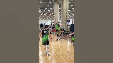 Tag a setter who can play great defense! #volleyball #volleyballshorts #volleyballshortsvideo