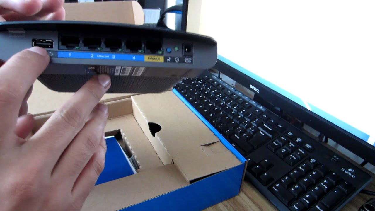 Unboxing Router Linksys N600 (E2500) - YouTube