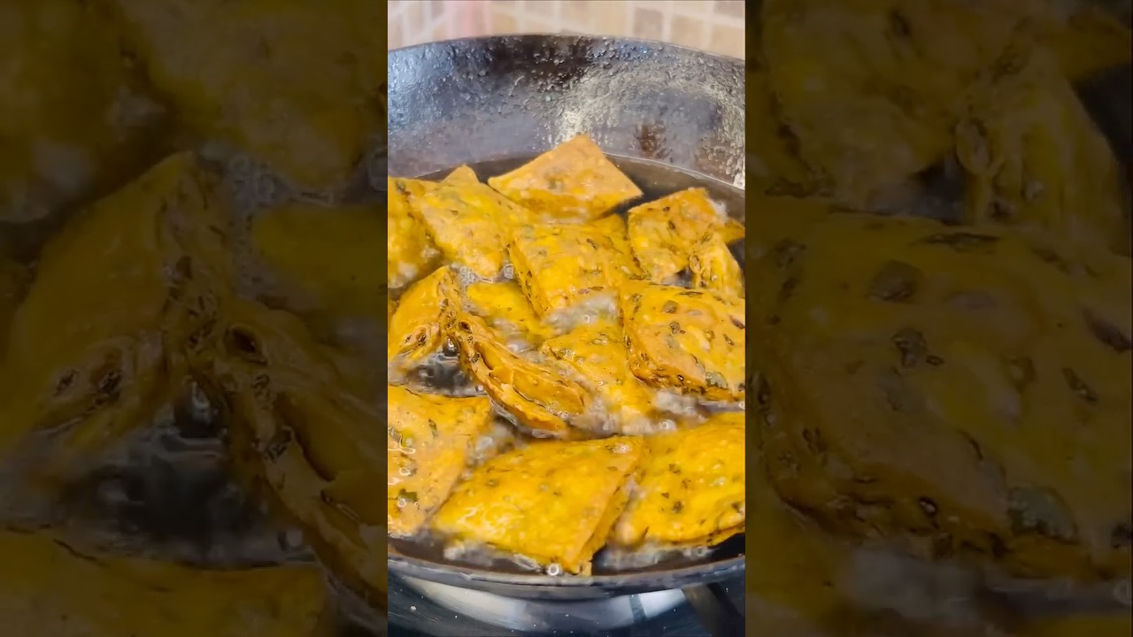 Palak ki Crispy mathari l Tea time snacks 