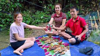 A peaceful picnic and barbecue by the beautiful little waterfall with Bac's family.