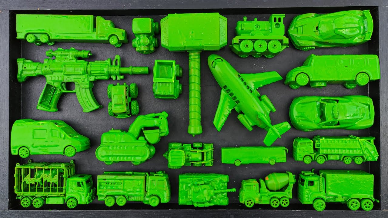 Membersihkan Mainan Mobil Balap, Truck Molen, Kereta Api, Bus Telolet, Tank, Excavator, Tracktor