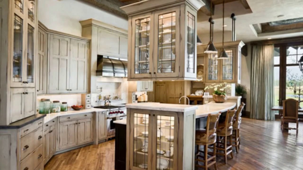 53 Sensationally rustic kitchens in mountain homes