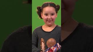 Inara Is Heel Goed In Het Verzorgen Van Babys Kijk Mij Nou Kindertijd Kro-Ncrv