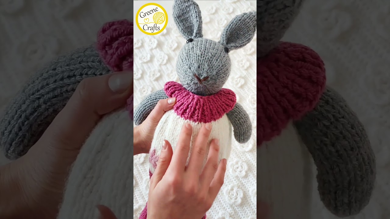 Chamomile, the Knit Bunny (PATTERN in the comments)