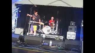 Wavves - Beat Me Up (Rifflandia) September 14, 2013