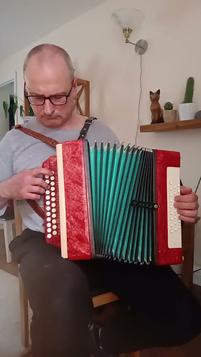 Murka played on the garmonika.