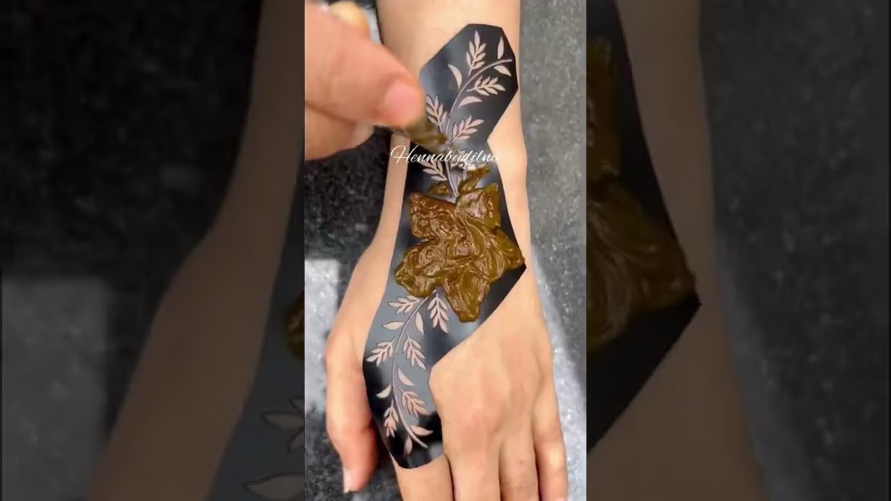 How to use henna stencil/how to apply mehndi in one minute/henna stencil 