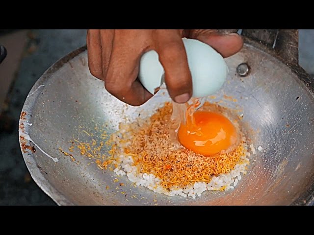 Indonesian Street Food - Kerak Telor Duck Egg Pancake Jakarta, Indonesia | Travel Thirsty