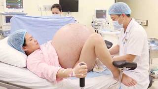 A TENSE AND SUSPENSEFUL DELIVERY - HOW TO PUSH? | NORMAL DELIVERY | LABOR AND DELIVERY
