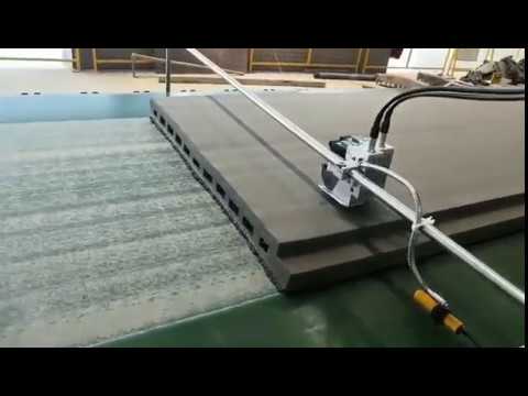 Batch Coding Inkjet Marking Machine printing QR Code Date Time on the Board.