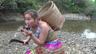 Primitive Life - Aboriginal Guy's Biggest Fishing Way And Unsuccessful Quest Of An Ethnic Girl