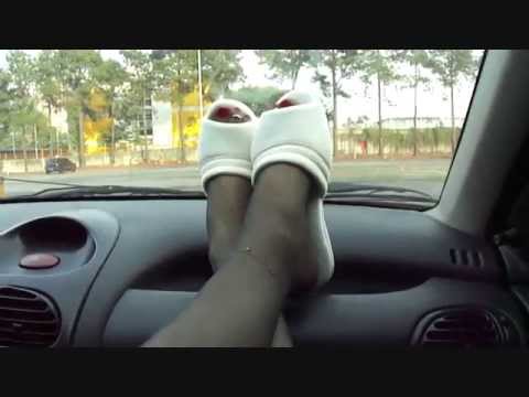 Slipper Dangling 47