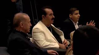 Cumhurbaşkanı Recep Tayyip Erdoğan Ve İbrahim Tatlıses Gülüm Benim Şarkısını Söylüyor.. Resimi