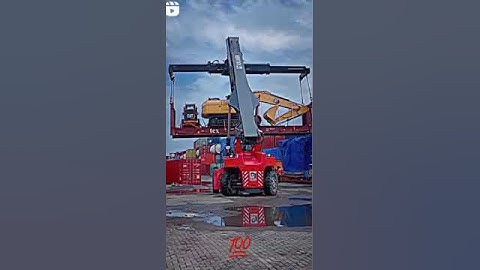 Reach stacker operators training